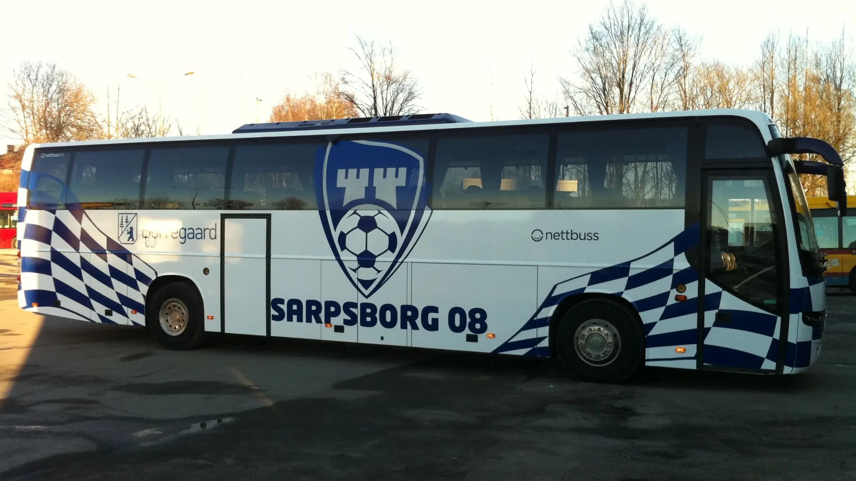 Bussdekor Sarpsborg 08 spillerbuss