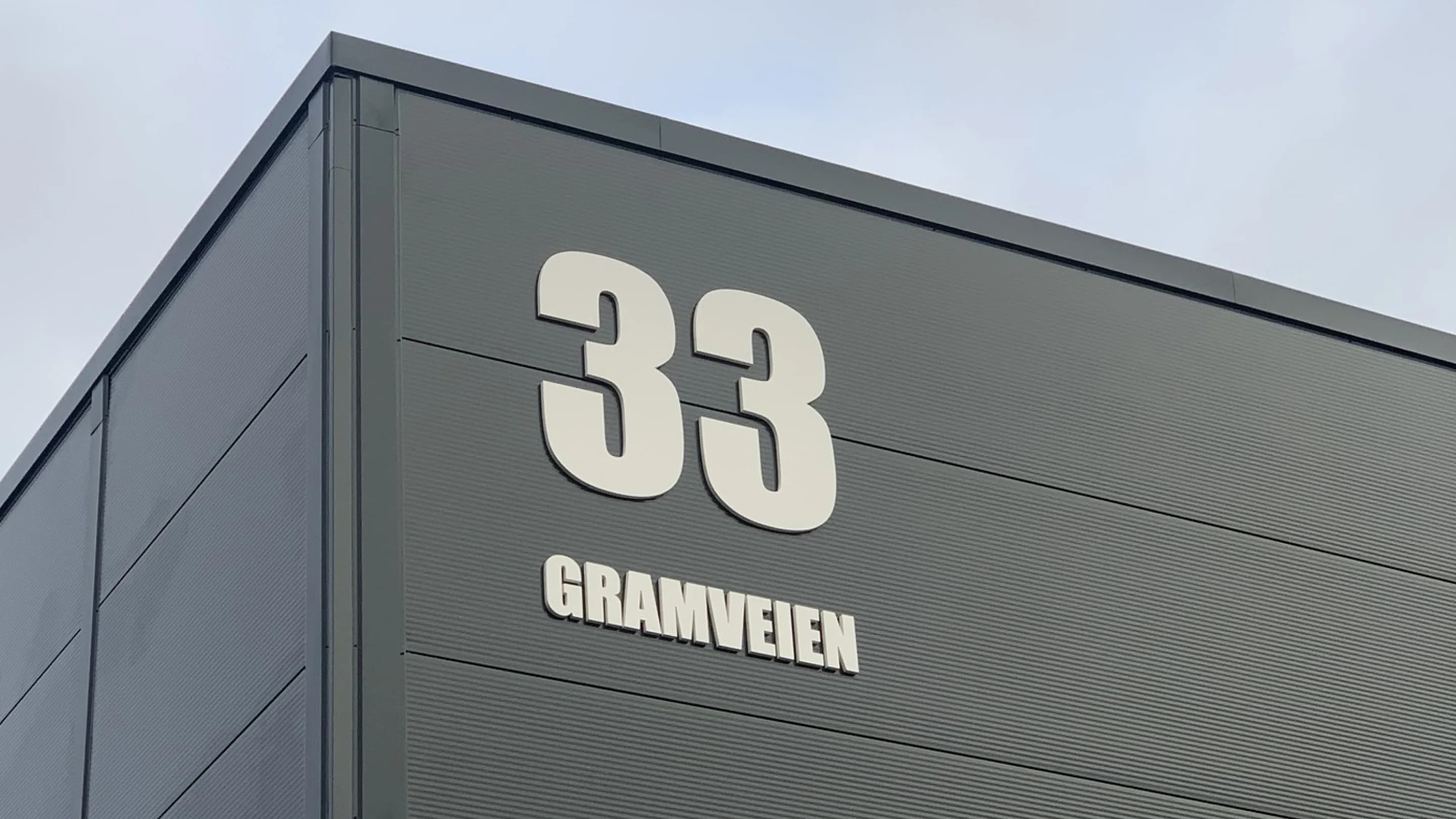 Skiltmakeren tilbyr profesjonell service og rask levering